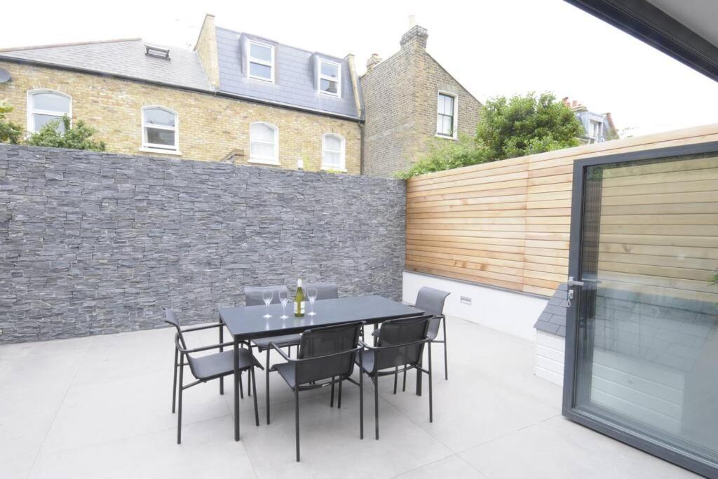 Four Bedroom Modern Victorian Wandsworth House Londra Dış mekan fotoğraf