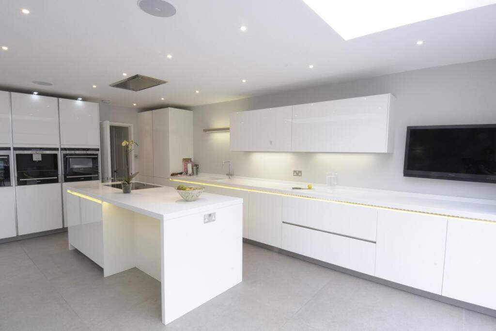 Four Bedroom Modern Victorian Wandsworth House Londra Dış mekan fotoğraf