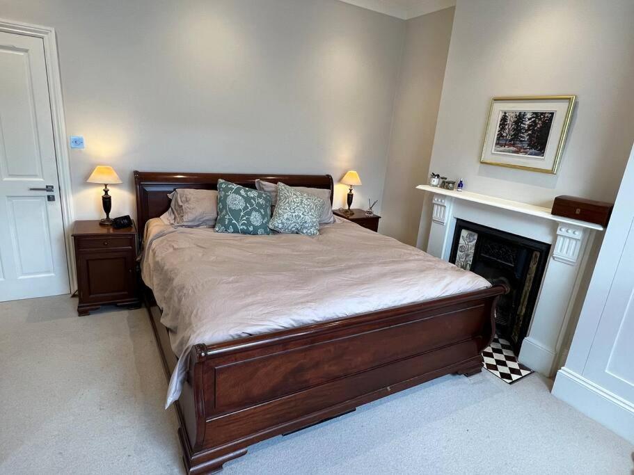Four Bedroom Modern Victorian Wandsworth House Londra Dış mekan fotoğraf